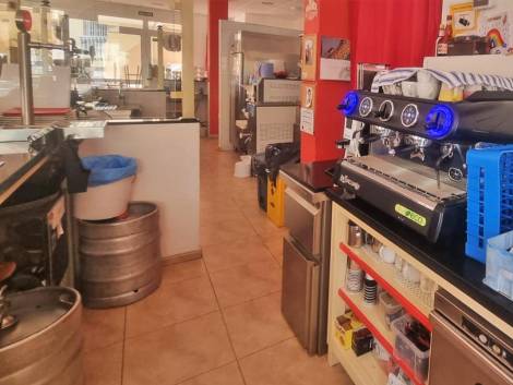 Store for sale in  Guía de Isora, Spain - LWP4936 Traspaso Heladería-Playa San Jua