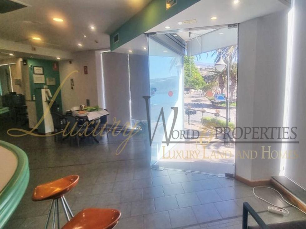 Store for sale in  Playa San Juan, Spain - LWP4698 Traspaso Local en Playa San Juan