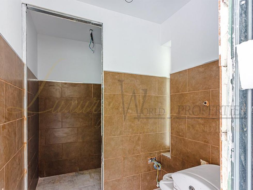 Store for sale in  Hard Rock Hotel, Spain - LWP4637 Local Comercial en Playa Paraiso