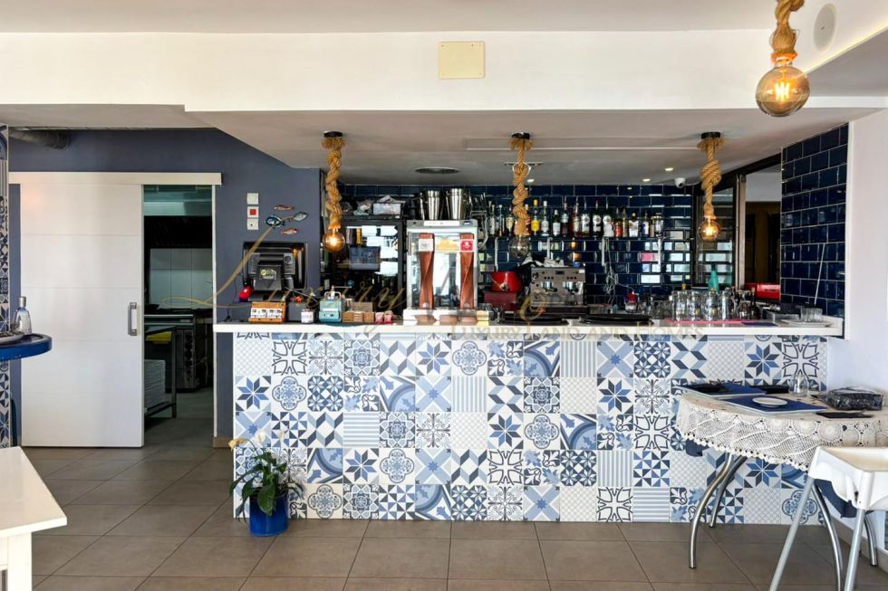 Store for sale in  Playa de la Américas, Spain - LWP5001B La Grotta Azzurra