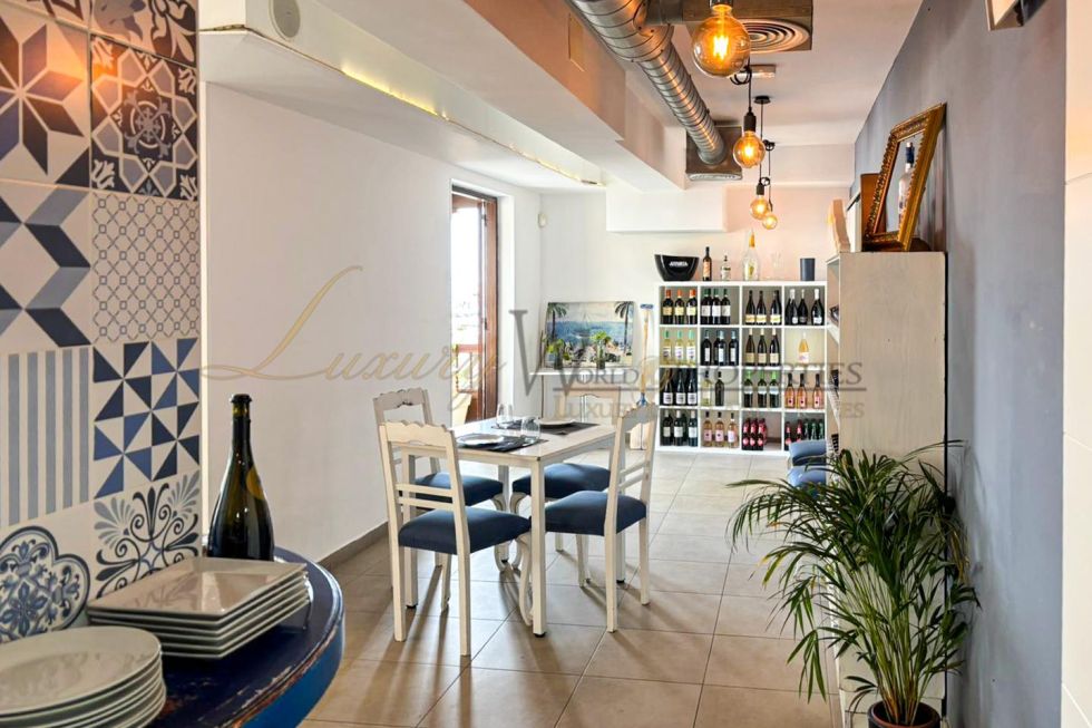 Store for sale in  Playa de la Américas, Spain - LWP5001B La Grotta Azzurra