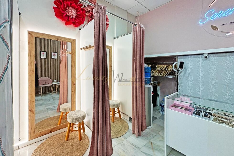 Store for sale in  Playa de las Américas, Spain - LWP7070L Parque Santiago 3 -Las Americas