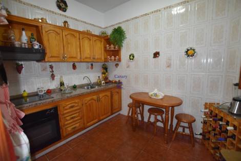 Townhouse for sale in  Chío, Spain - 041691