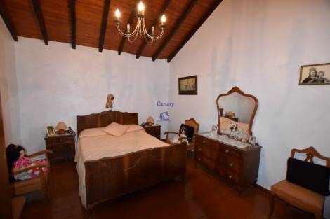 Townhouse for sale in  Chío, Spain - 041691