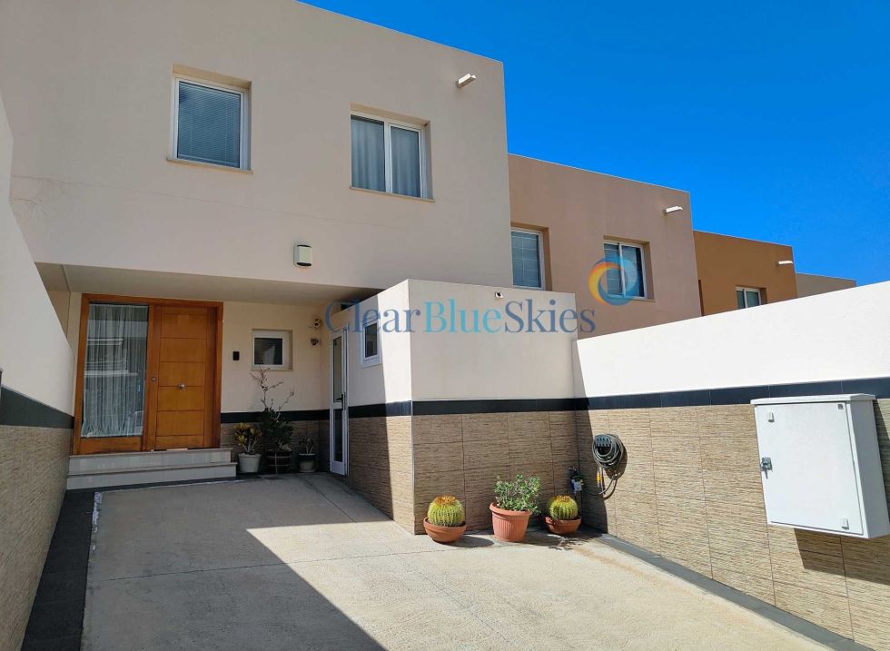 Townhouse for sale in  Los Girasoles, Madroñal, Spain - TRC-2755