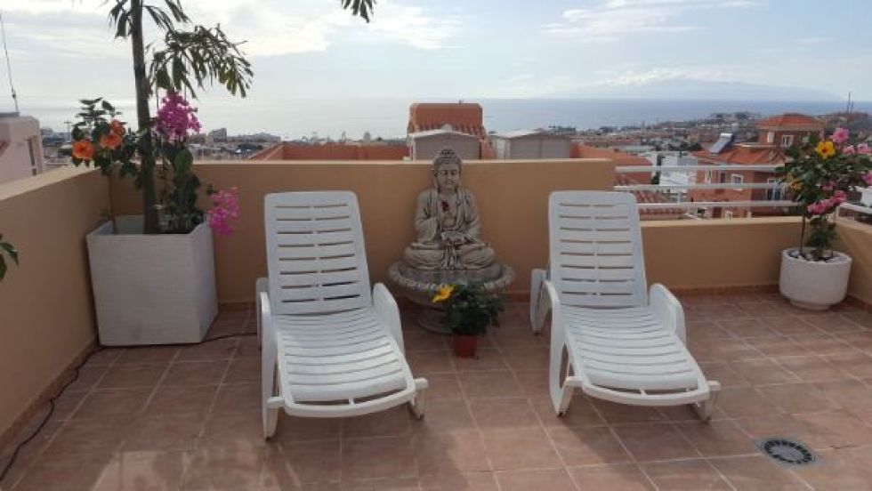 Townhouse for sale in  Madronal, Spain