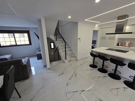 Townhouse for sale in  Alondras 1, Fañabé, Spain - TR-2751