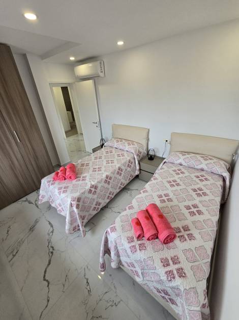 Townhouse for sale in  Alondras 1, Fañabé, Spain - TR-2751