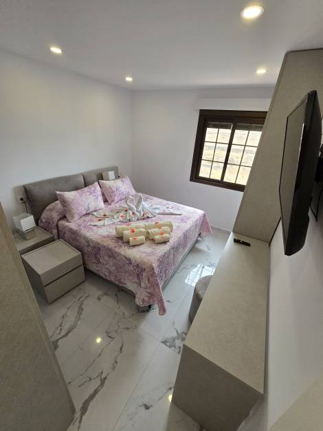 Townhouse for sale in  Alondras 1, Fañabé, Spain - TR-2751