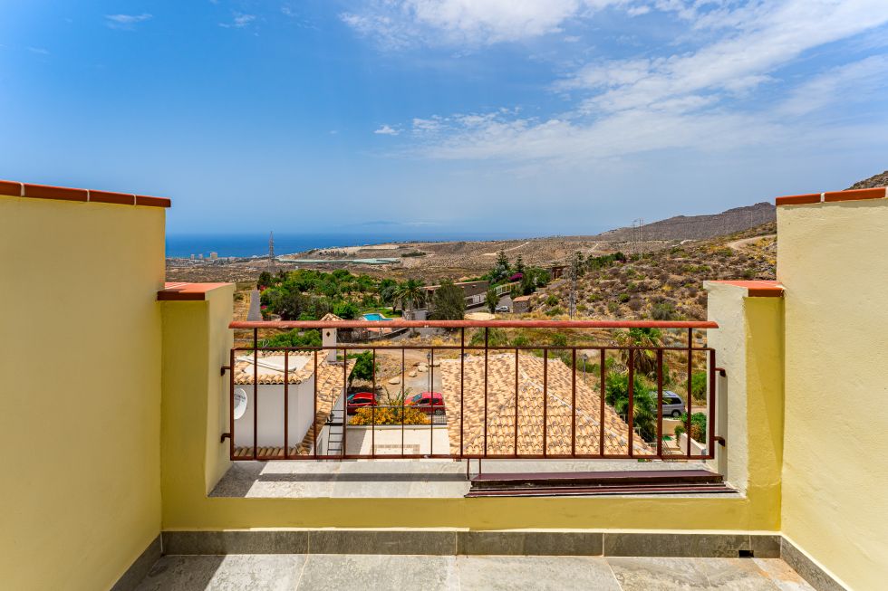 Townhouse for sale in  Chayofa, Spain - TR-3020