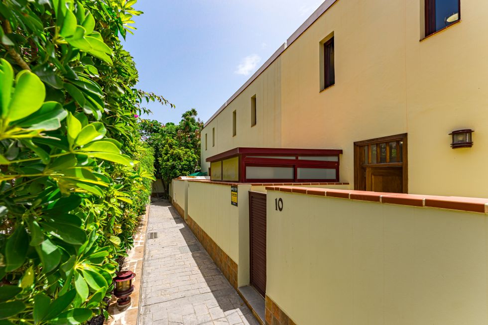 Townhouse for sale in  Chayofa, Spain - TR-3020