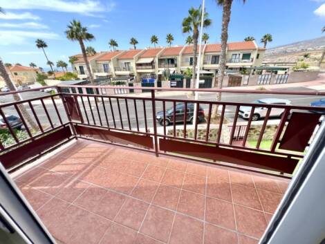 Townhouse for sale in  RESIDENCIAL SAN MIGUEL, Costa Adeje, Spain - TRC-3074