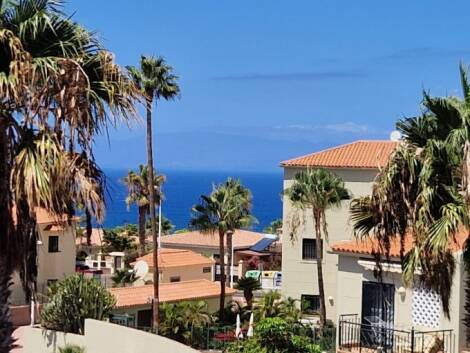 Townhouse for sale in  RESIDENCIAL SAN MIGUEL, Costa Adeje, Spain - TRC-3074