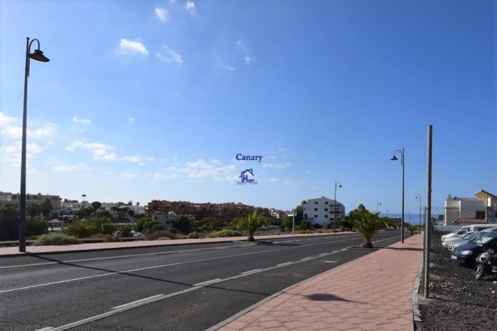 Urban land for sale in  Amarilla Golf, Spain - 039351