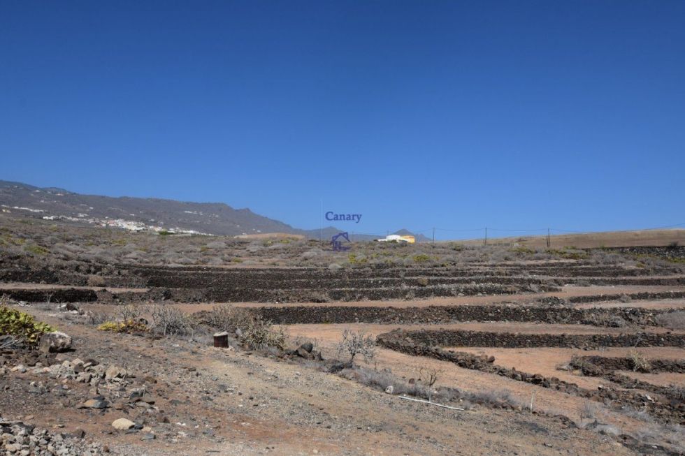 Urban land for sale in  Callao Salvaje, Spain - 039771