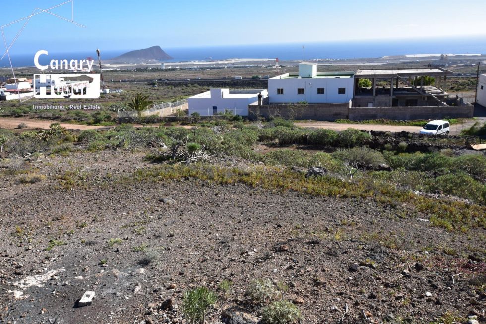 Urban land for sale in  Granadilla, Spain - 057901