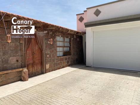 Urban land for sale in  Guaza, Spain - 055281