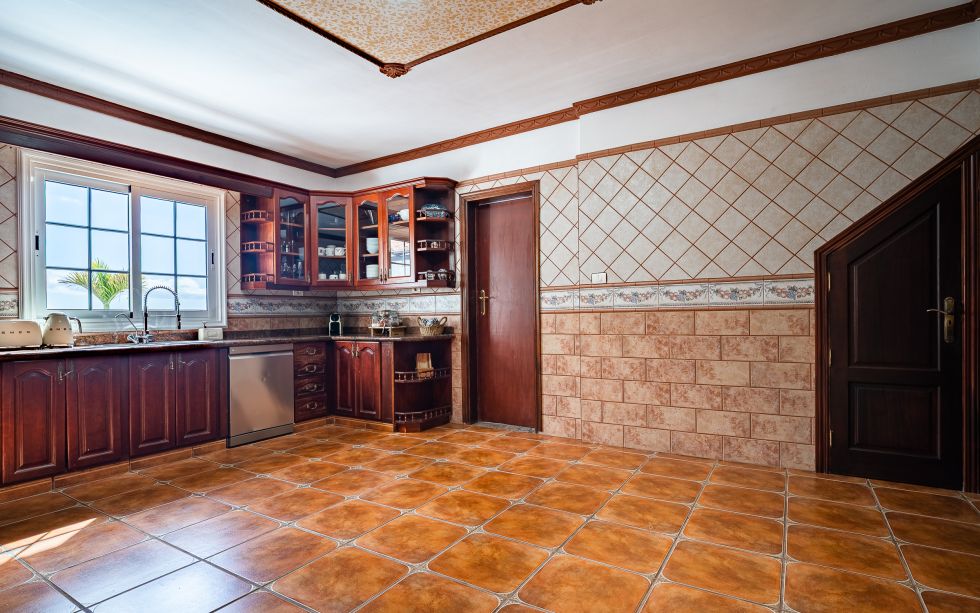 Villa for rent in  Adeje, Spain - TRV-178