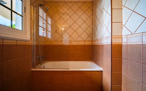 Villa for rent in  Adeje, Spain - TRV-178