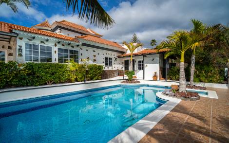 Villa for rent in  Adeje, Spain - TRV-178