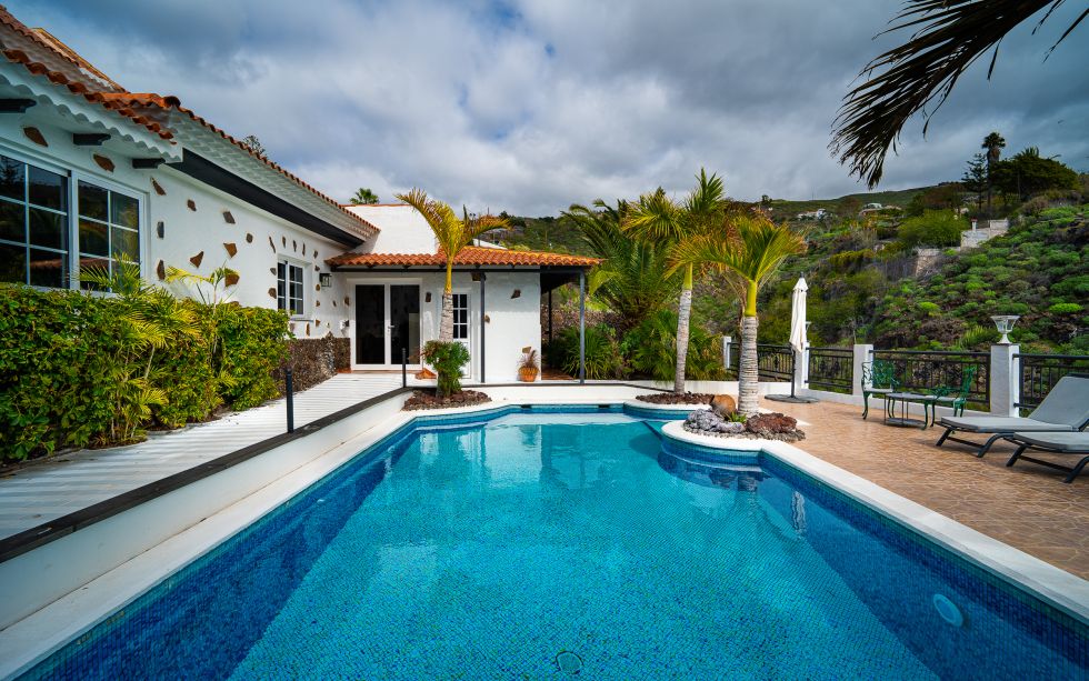 Villa for rent in  Adeje, Spain - TRV-178