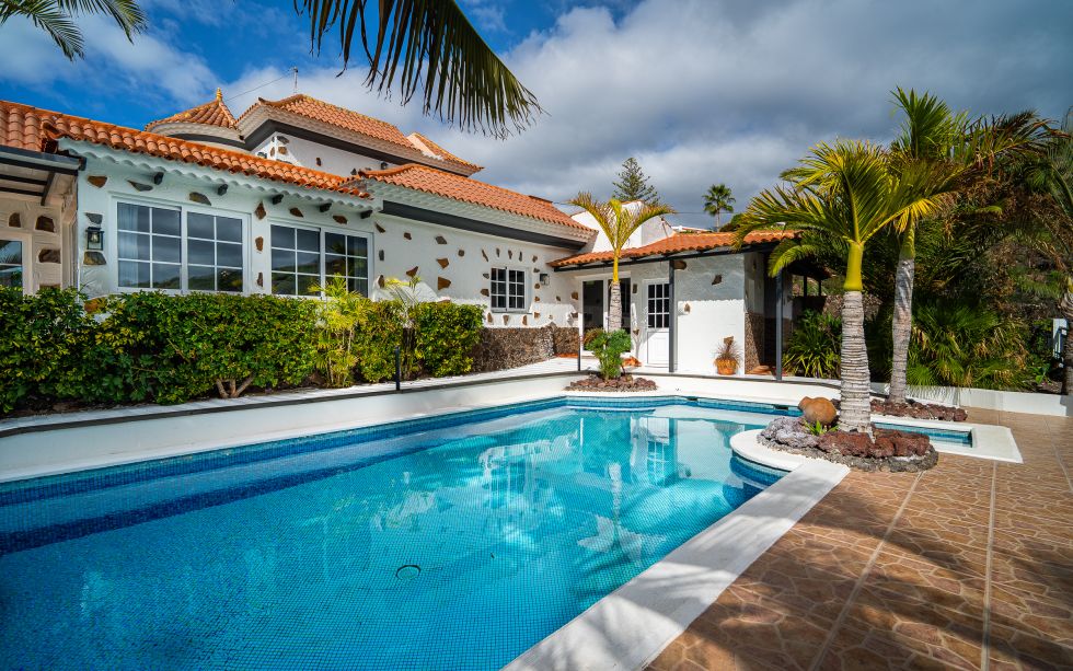 Villa for rent in  Adeje, Spain - TRV-178