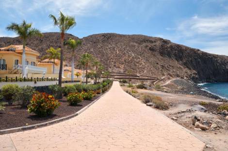 Villa for rent in  Los Cristianos, Spain - TRV-175