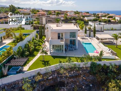 Villa for sale in  Adeje, Spain - 051651