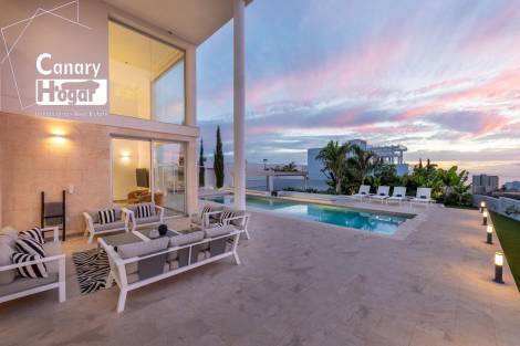 Villa for sale in  Adeje, Spain - 051651