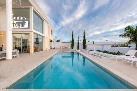 Villa for sale in  Adeje, Spain - 051651