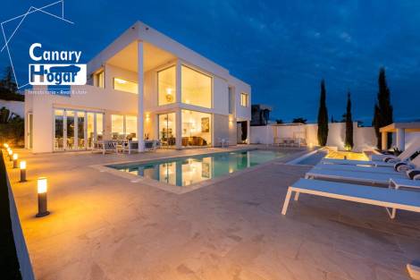 Villa for sale in  Adeje, Spain - 051651