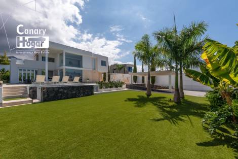 Villa for sale in  Adeje, Spain - 051651