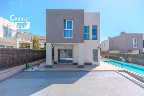 Villa for sale in  Adeje, Spain - 057311