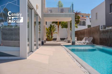 Villa for sale in  Adeje, Spain - 057311