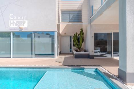 Villa for sale in  Adeje, Spain - 057311