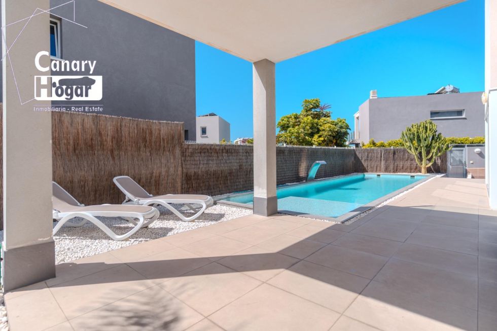 Villa for sale in  Adeje, Spain - 057311