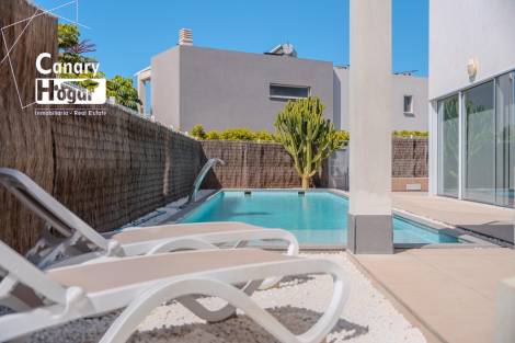 Villa for sale in  Adeje, Spain - 057311