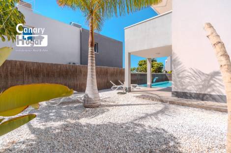 Villa for sale in  Adeje, Spain - 057311