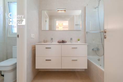 Villa for sale in  Adeje, Spain - 057311