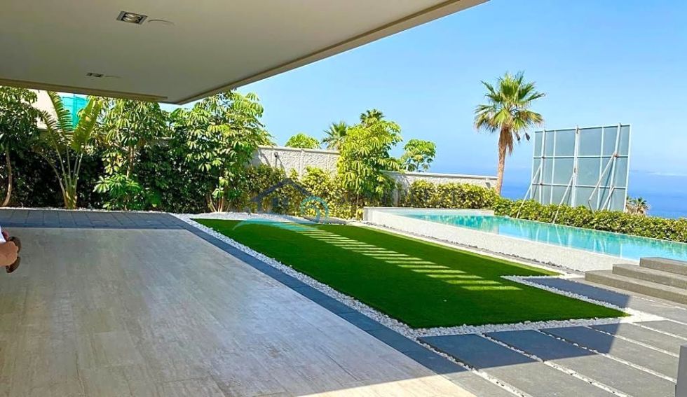 Villa for sale in  CALLE TAJORE, Spain - BES261