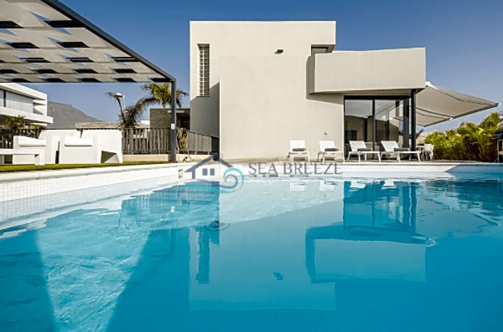 Villa for sale in  Adeje, Spain - BES266