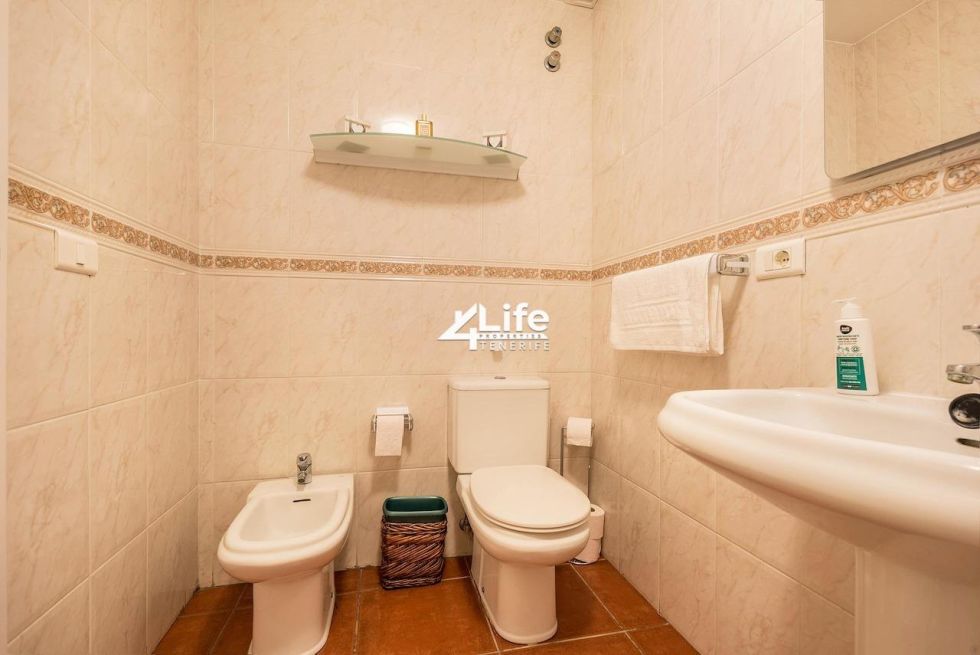 Villa for sale in  Adeje, Spain - MT-0212241