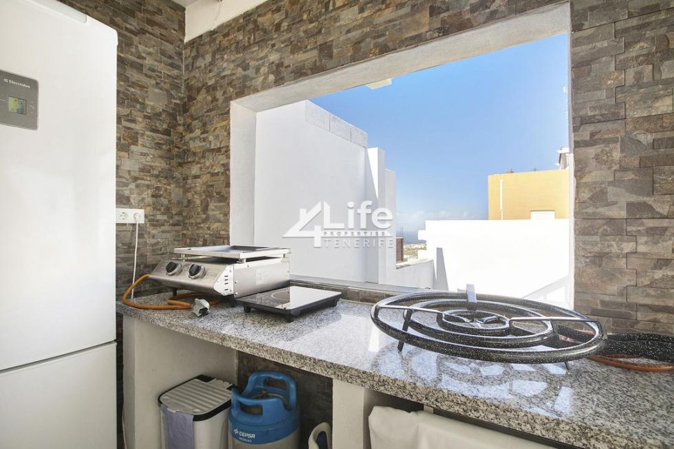 Villa for sale in  Adeje, Spain - MT-2112221