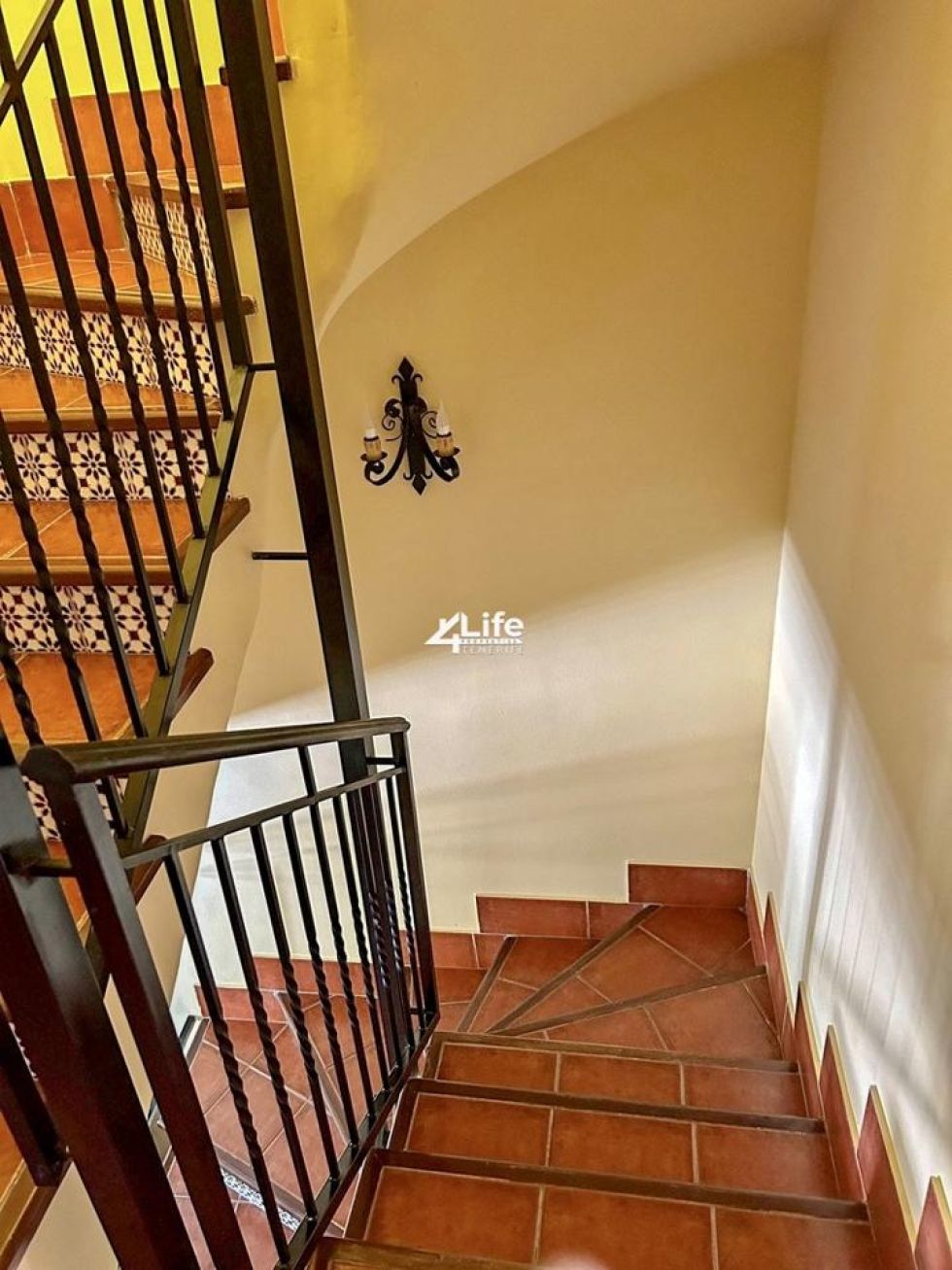 Villa for sale in  Adeje, Spain - MT-2207231