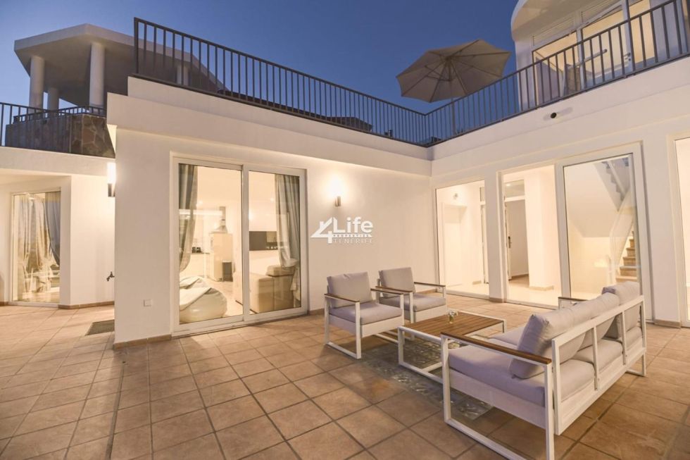 Villa for sale in  Adeje, Spain - OM-2203241