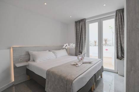 Villa for sale in  Adeje, Spain - OM-2203241