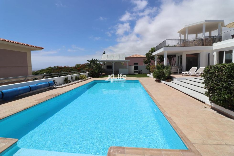 Villa for sale in  Adeje, Spain - OM-2203241