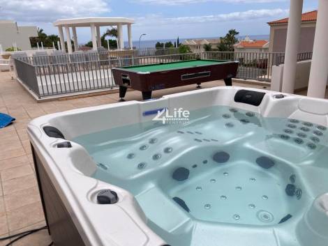 Villa for sale in  Adeje, Spain - OM-2203241