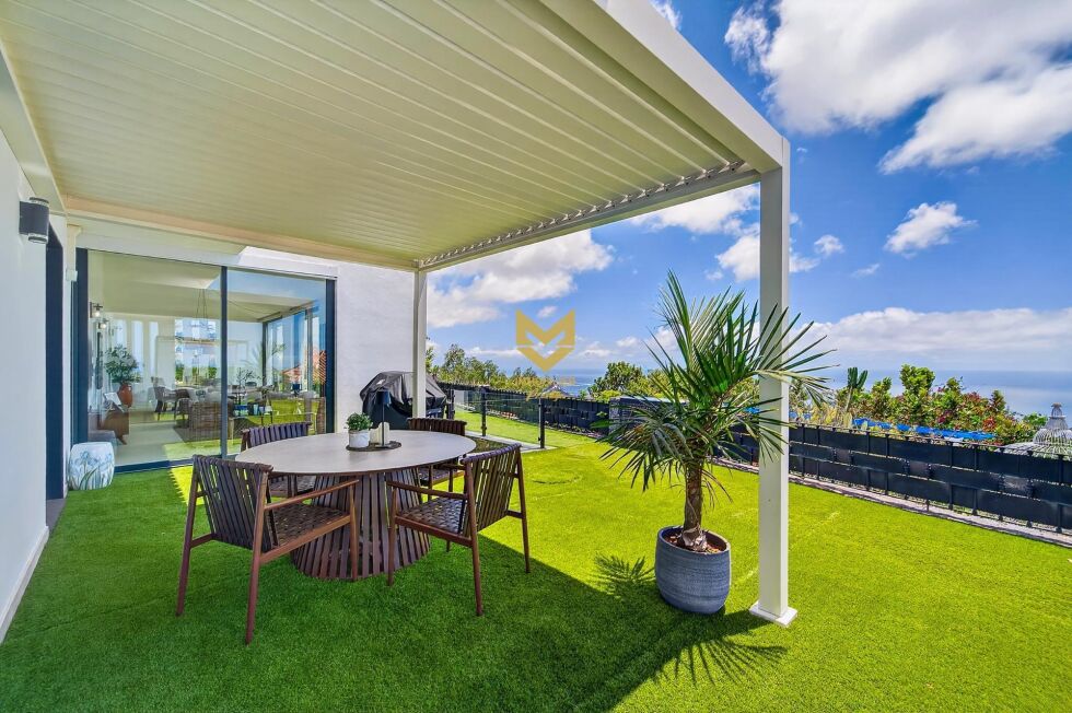 Villa for sale in  Adeje, Spain - P00102