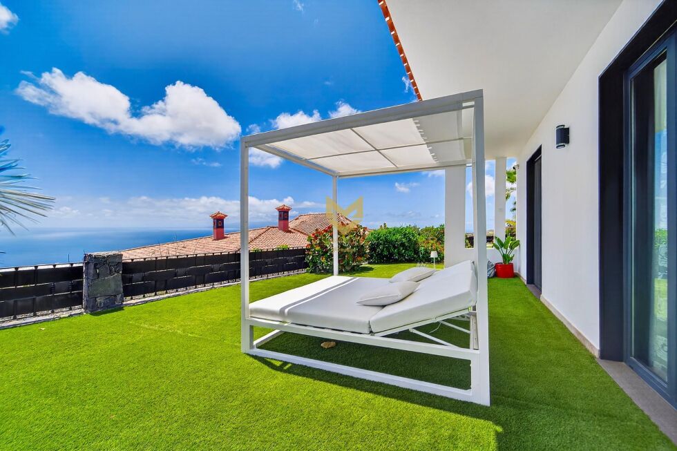 Villa for sale in  Adeje, Spain - P00102